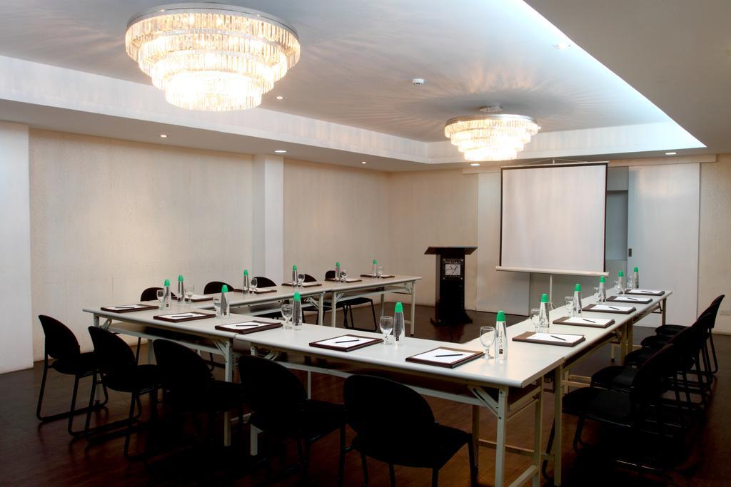 The Sulo Riviera Hotel Quezon City Esterno foto