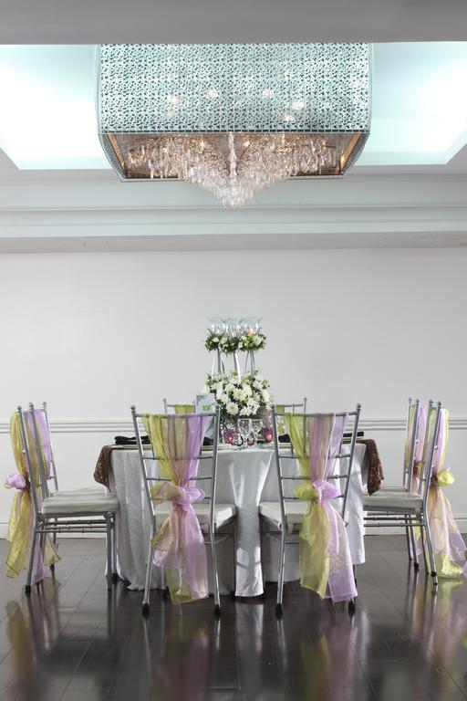 The Sulo Riviera Hotel Quezon City Esterno foto