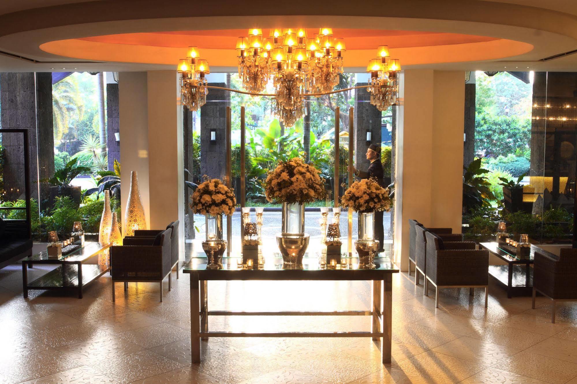 The Sulo Riviera Hotel Quezon City Esterno foto