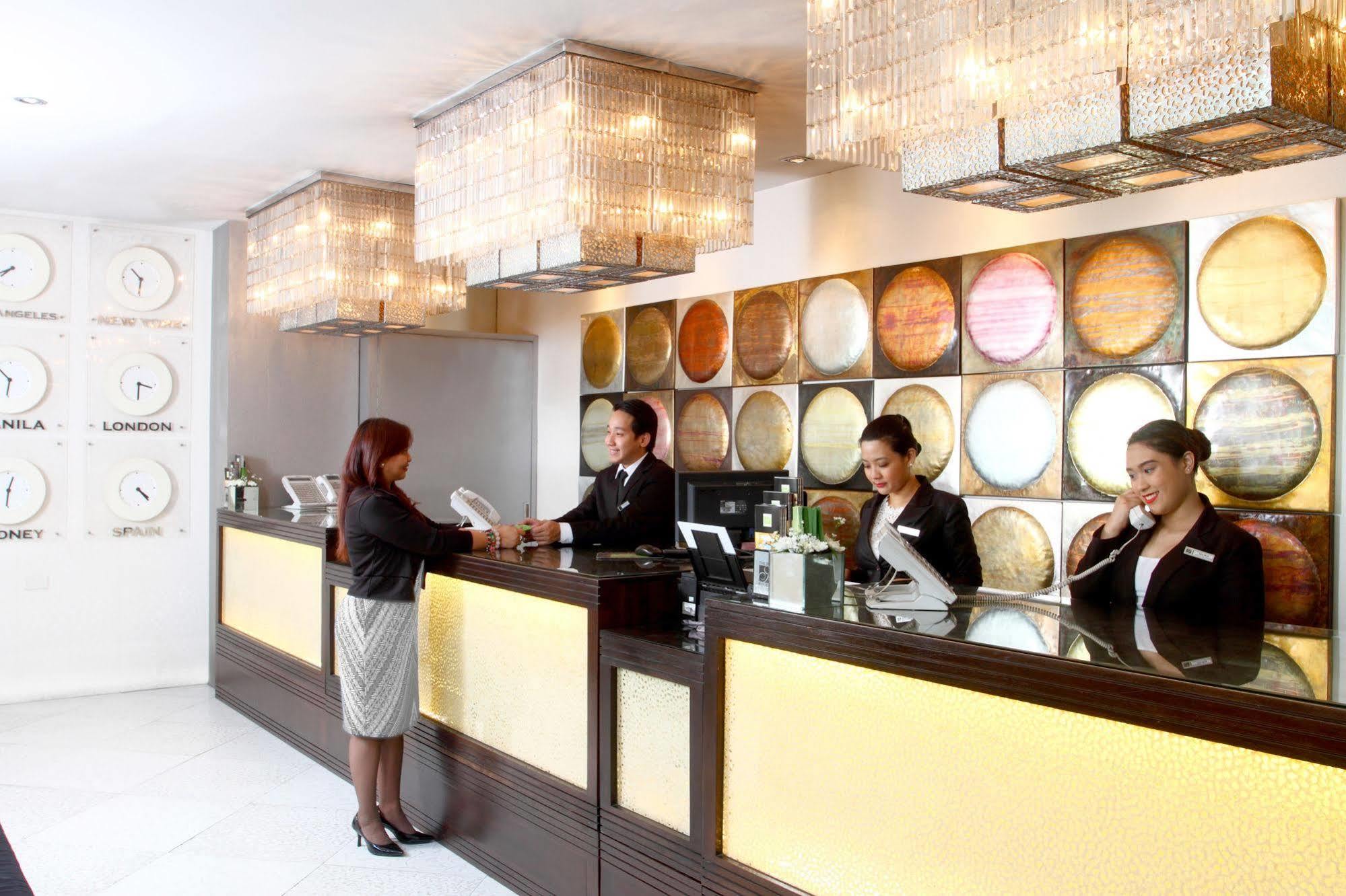 The Sulo Riviera Hotel Quezon City Esterno foto