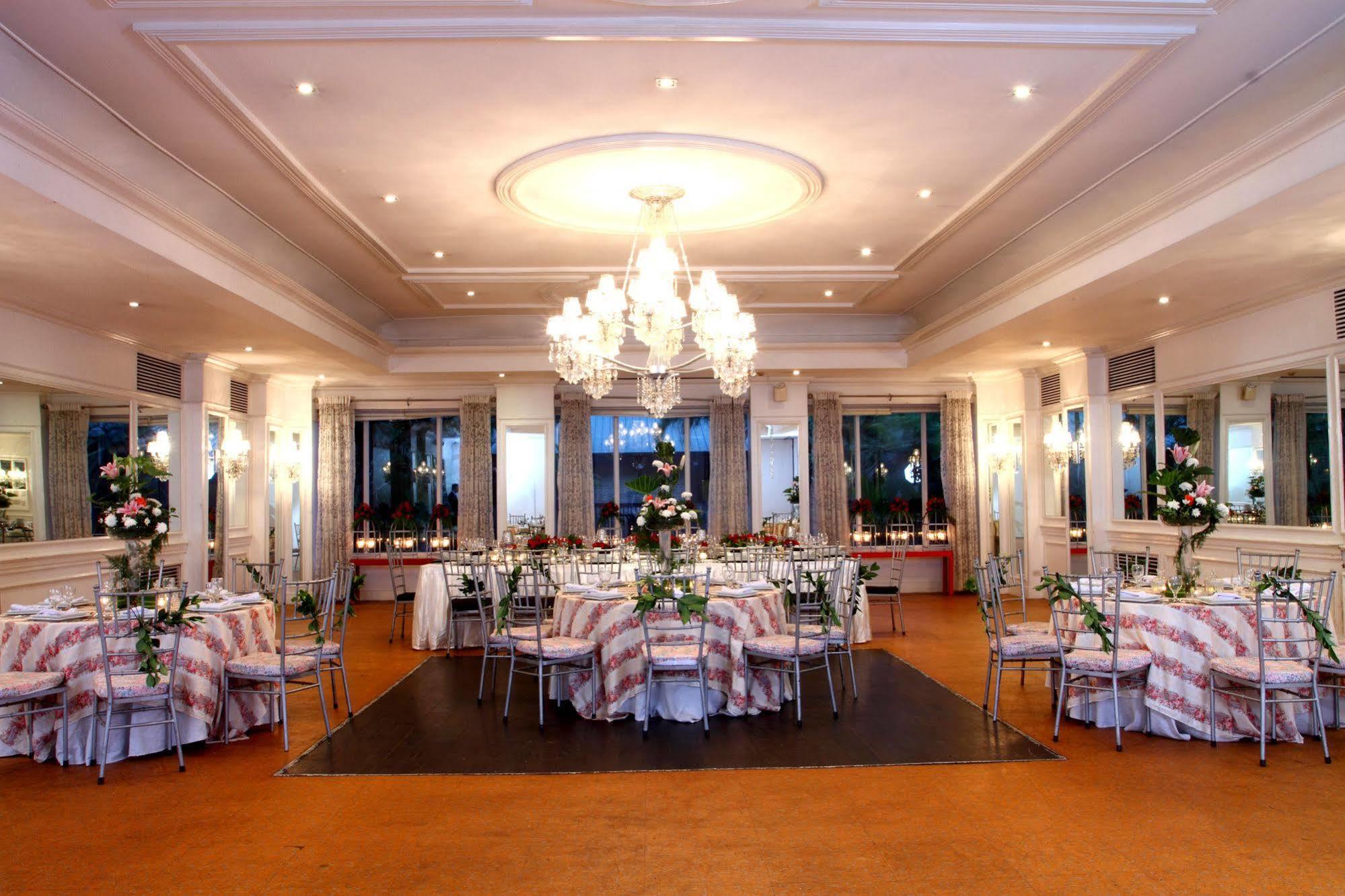The Sulo Riviera Hotel Quezon City Esterno foto